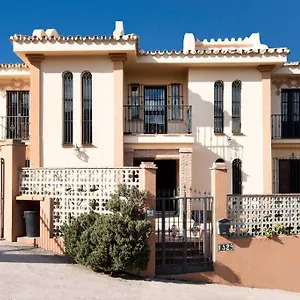 Preciosa Con Gran Piscina Y Fabulosas Vistas Villa